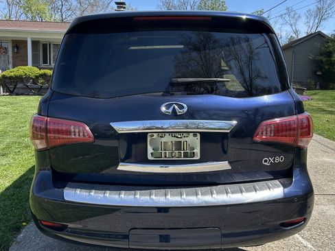 Used 2016 INFINITI QX80 4WD w/ Deluxe Technology Package image 2