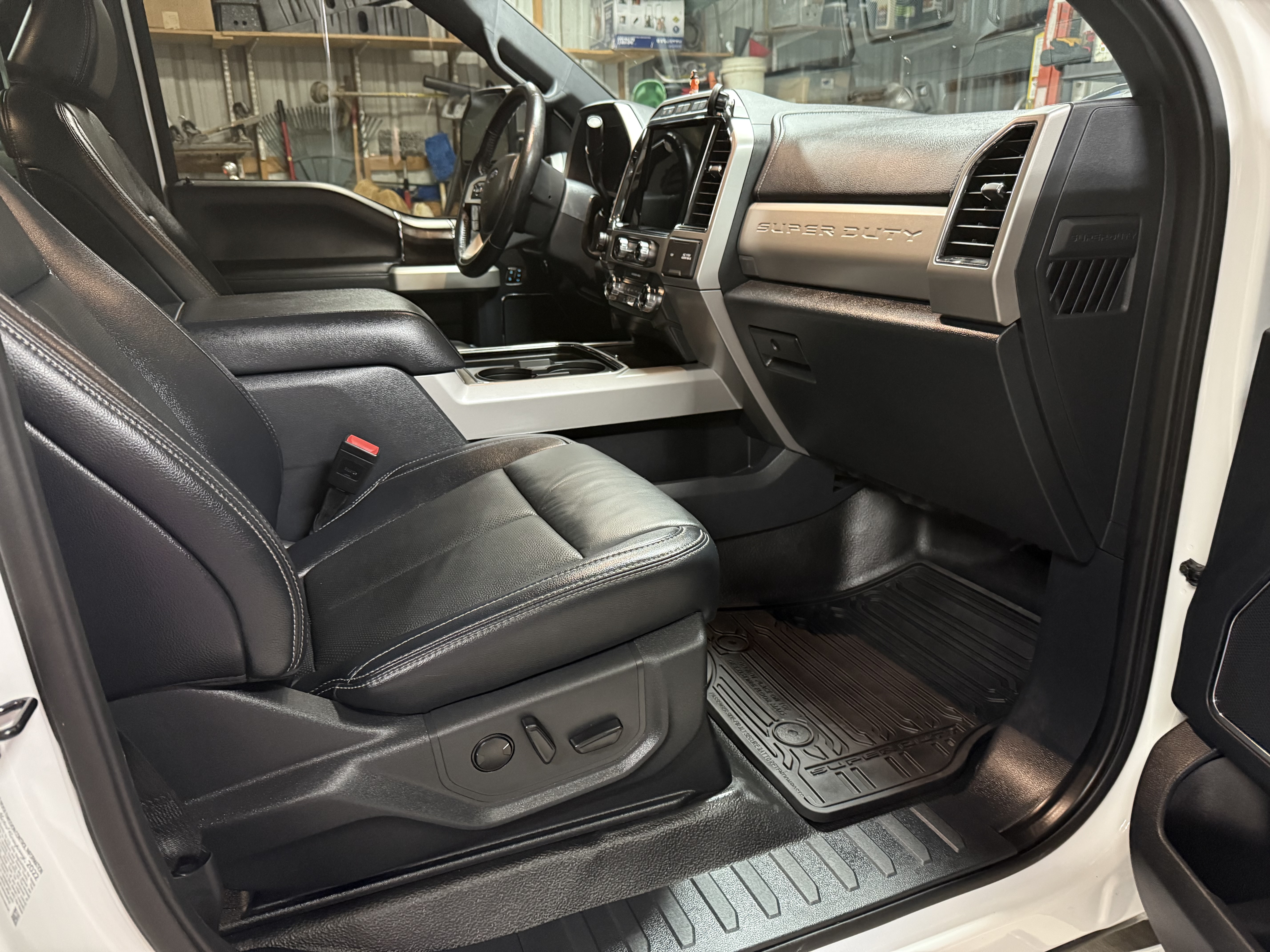 Used 2022 Ford F250 Lariat w/ Lariat Ultimate Package AWD/4WD image 12