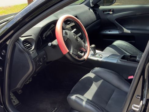 Used 2011 Lexus IS 350 w/ F-Sport Pkg RWD image 22