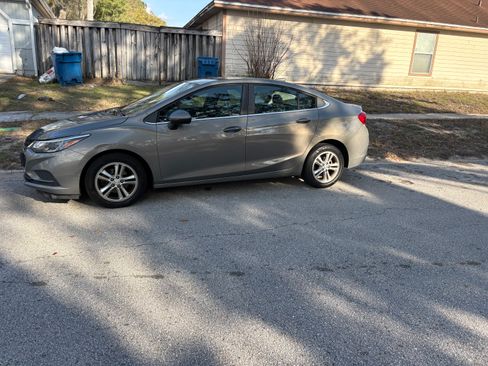 Used 2017 Chevrolet Cruze LT image 15