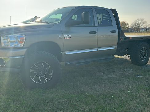 Used 2008 Dodge Ram 2500 Truck SLT w/ Popular Equipment Group image 4