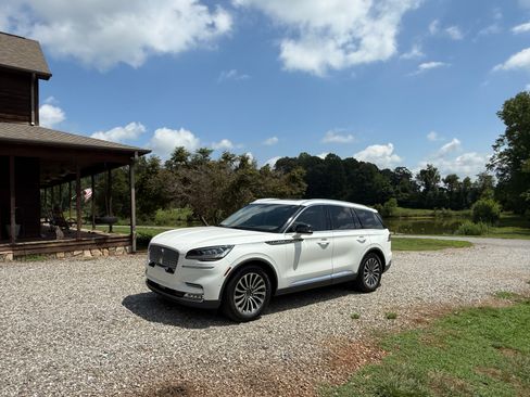 Used 2020 Lincoln Aviator Reserve w/ Equipment Group 201A RWD image 13