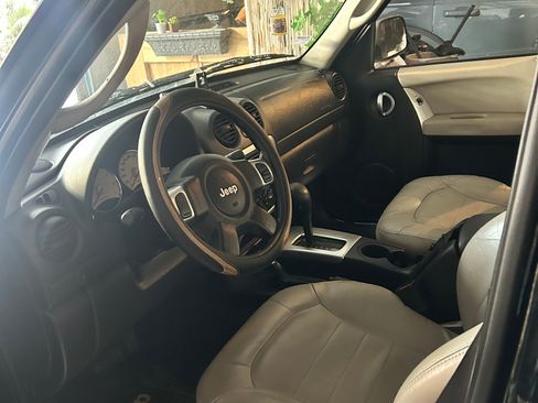 Used 2003 Jeep Liberty Renegade image 10