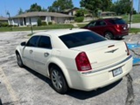 Used 2008 Chrysler 300 C RWD image 9