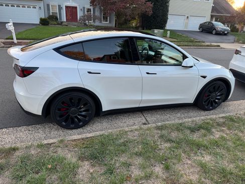 Used 2022 Tesla Model Y Performance image 2
