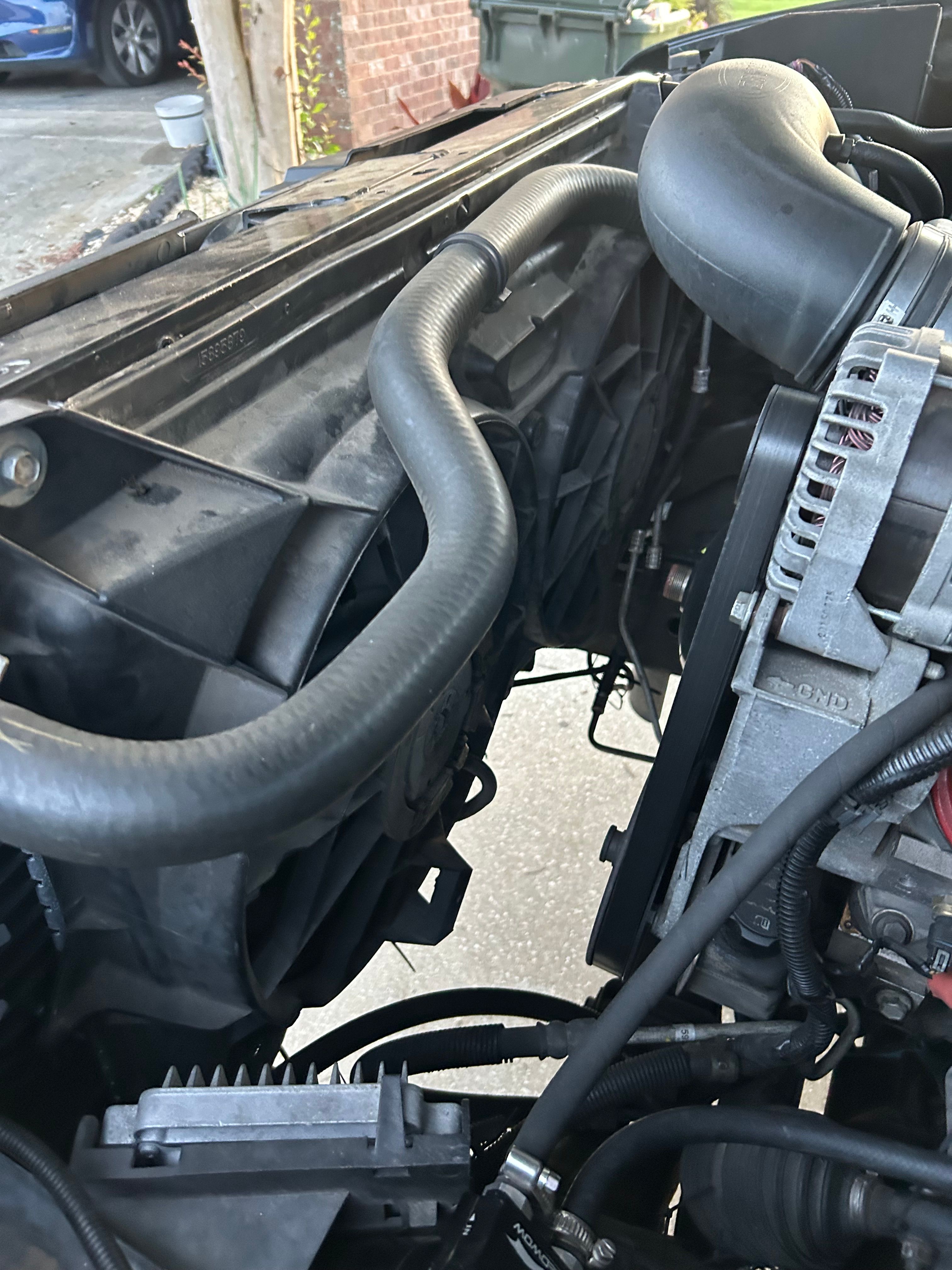 Used 2009 Chevrolet Avalanche LS AWD/4WD image 21