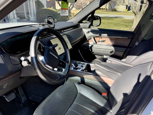 Used 2023 Land Rover Range Rover Long Wheelbase SE image 8