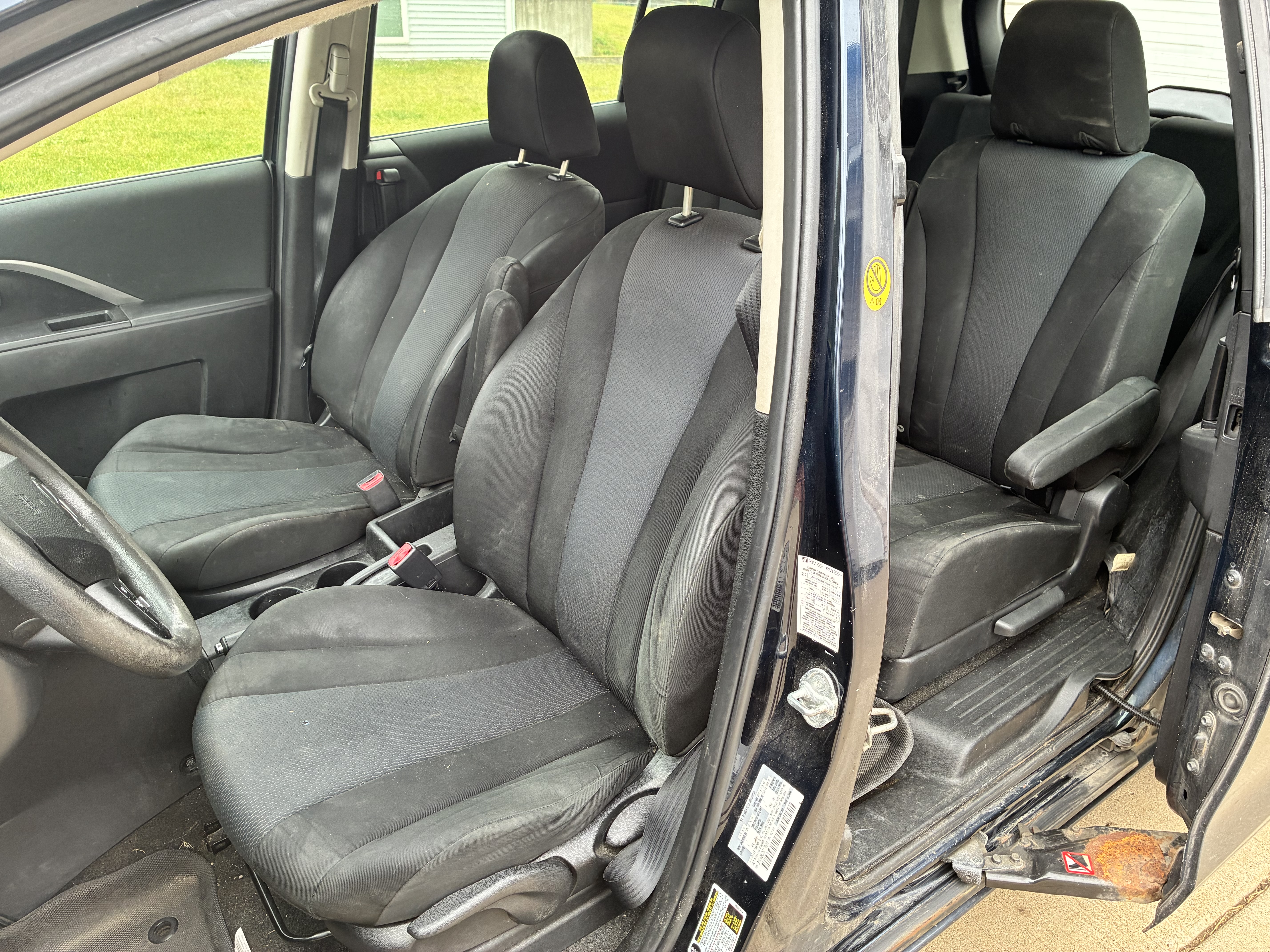 Used 2014 MAZDA MAZDA5 Sport FWD image 5