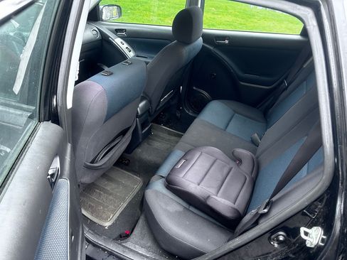 Used 2005 Toyota Matrix XR image 11