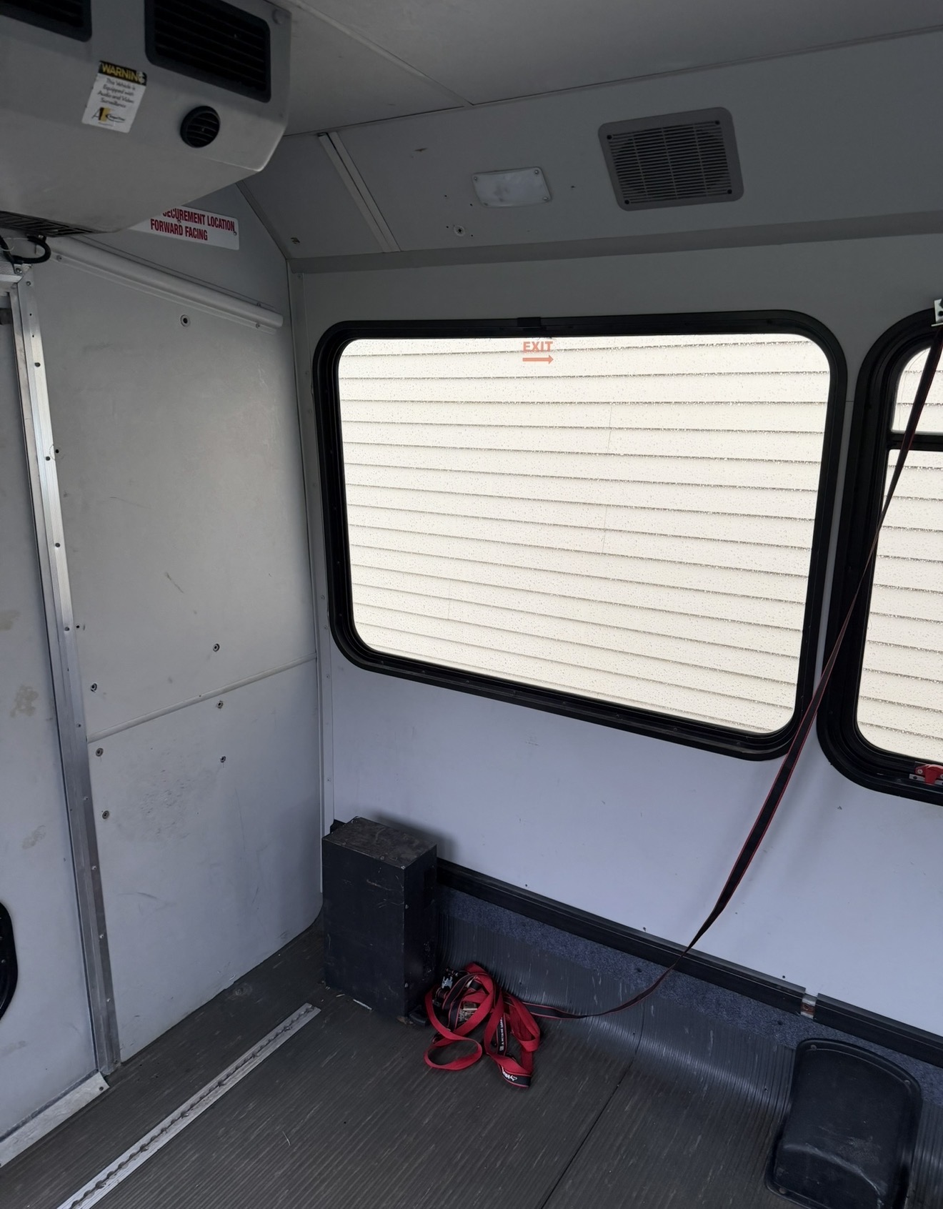 Used 2016 Ford E-450 and Econoline 450 Super Duty w/ Shuttle Bus Prep Package RWD image 8