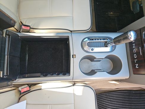 Used 2006 Lincoln Mark LT 4x4 image 6