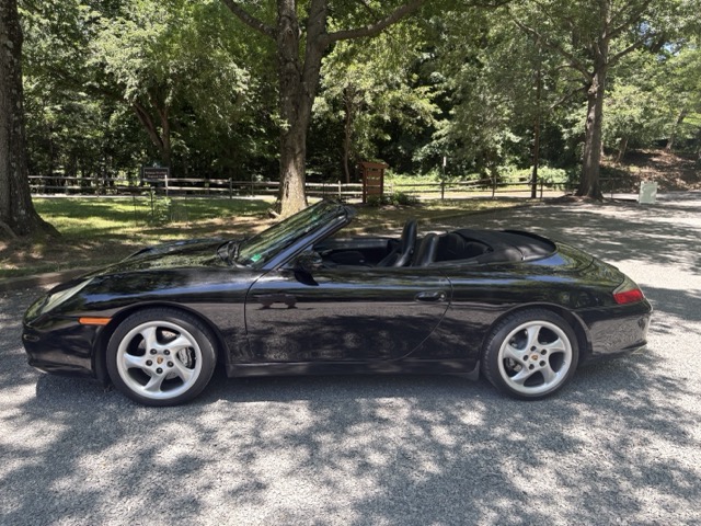 Used 2002 Porsche 911 Carrera 4 AWD/4WD image 2