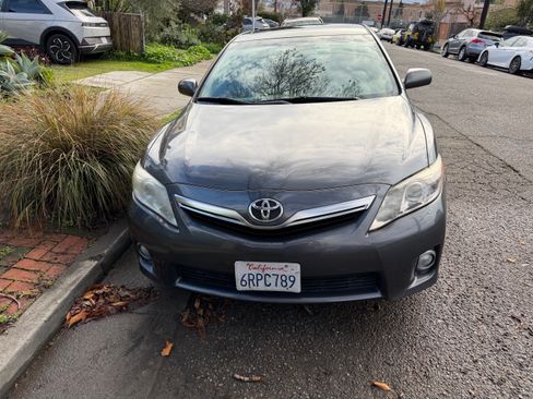 Used 2011 Toyota Camry Hybrid image 1