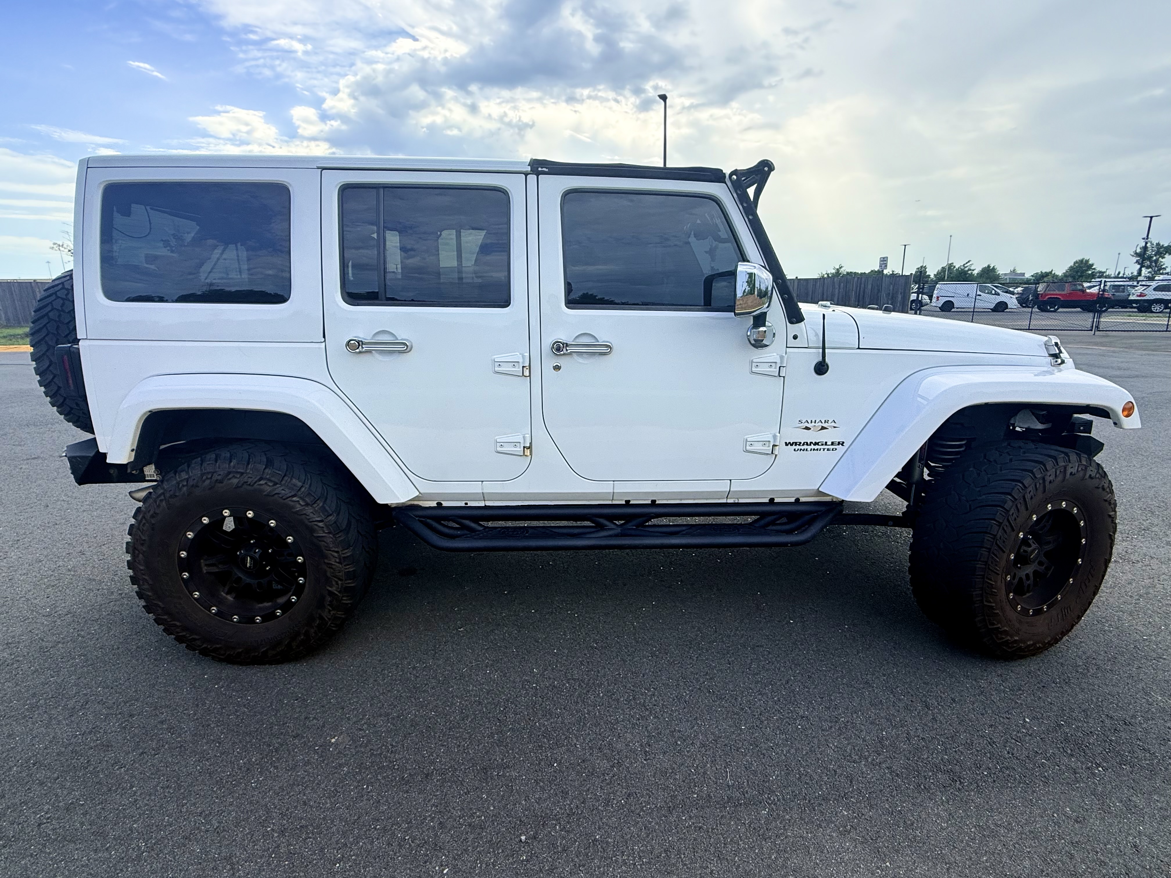 Used 2016 Jeep Wrangler Unlimited Sahara w/ Dual Top Group AWD/4WD image 2