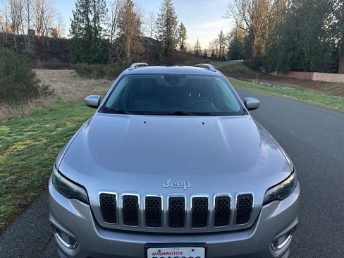 Used 2019 Jeep Cherokee Limited w/ Technology Group image 8