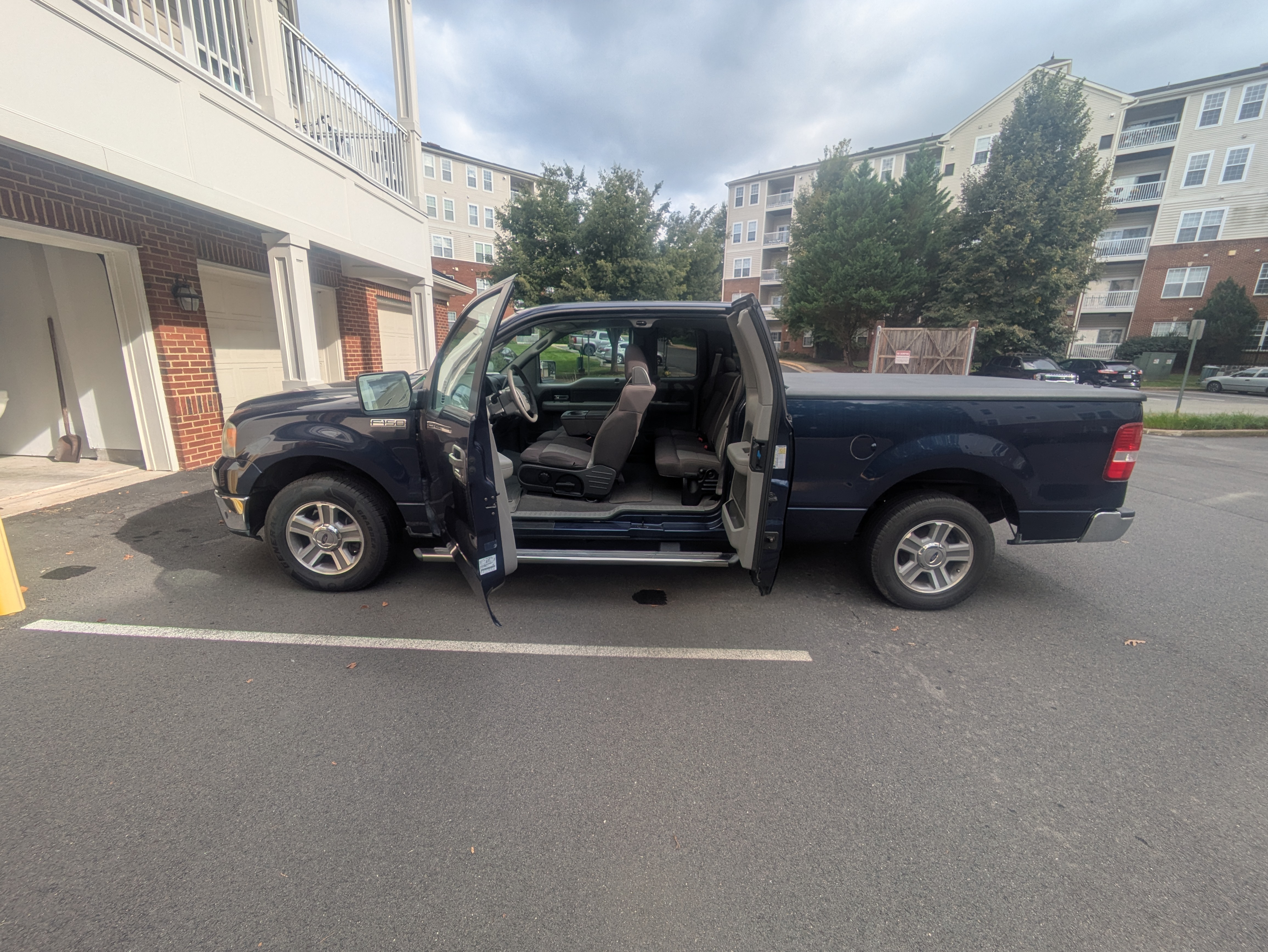 Used 2006 Ford F150 XLT RWD image 1