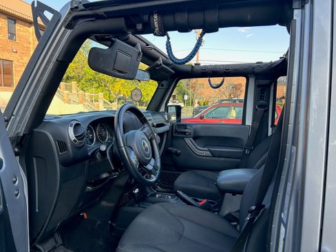 Used 2017 Jeep Wrangler Unlimited Sport w/ Max Tow Package image 17