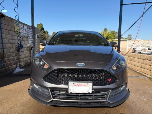 Used 2017 Ford Focus ST w/ Equipment Group 402A image 1