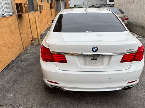 Used 2011 BMW 740i image 4