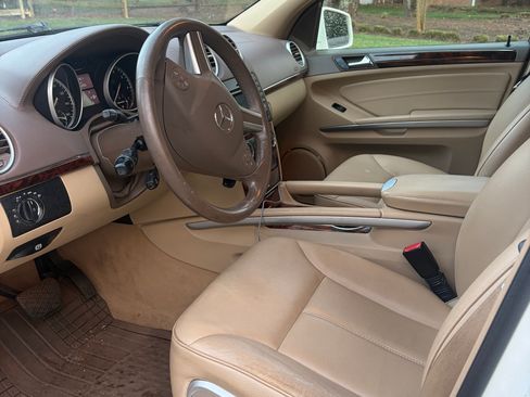 Used 2011 Mercedes-Benz GL 450 4MATIC image 11