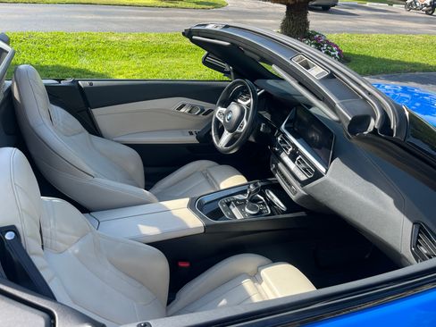 Used 2020 BMW Z4 M40i w/ Driving Assistance Package image 10