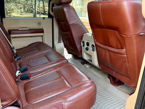 Used 2013 Ford F250 King Ranch w/ King Ranch w/Chrome Pkg image 18