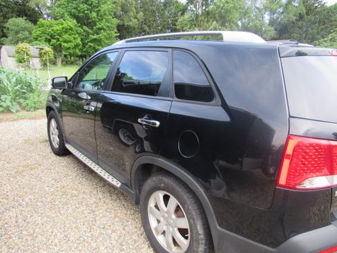 Used 2013 Kia Sorento LX w/ Convenience Pkg FWD image 12
