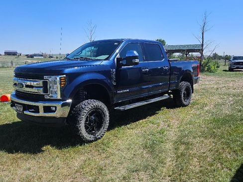 Used 2018 Ford F250 XLT w/ XLT Premium Package image 6