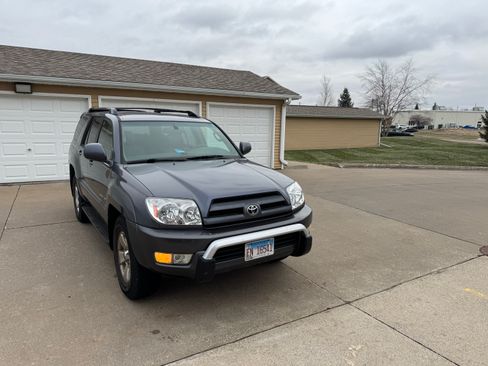Used 2005 Toyota 4Runner Limited image 4