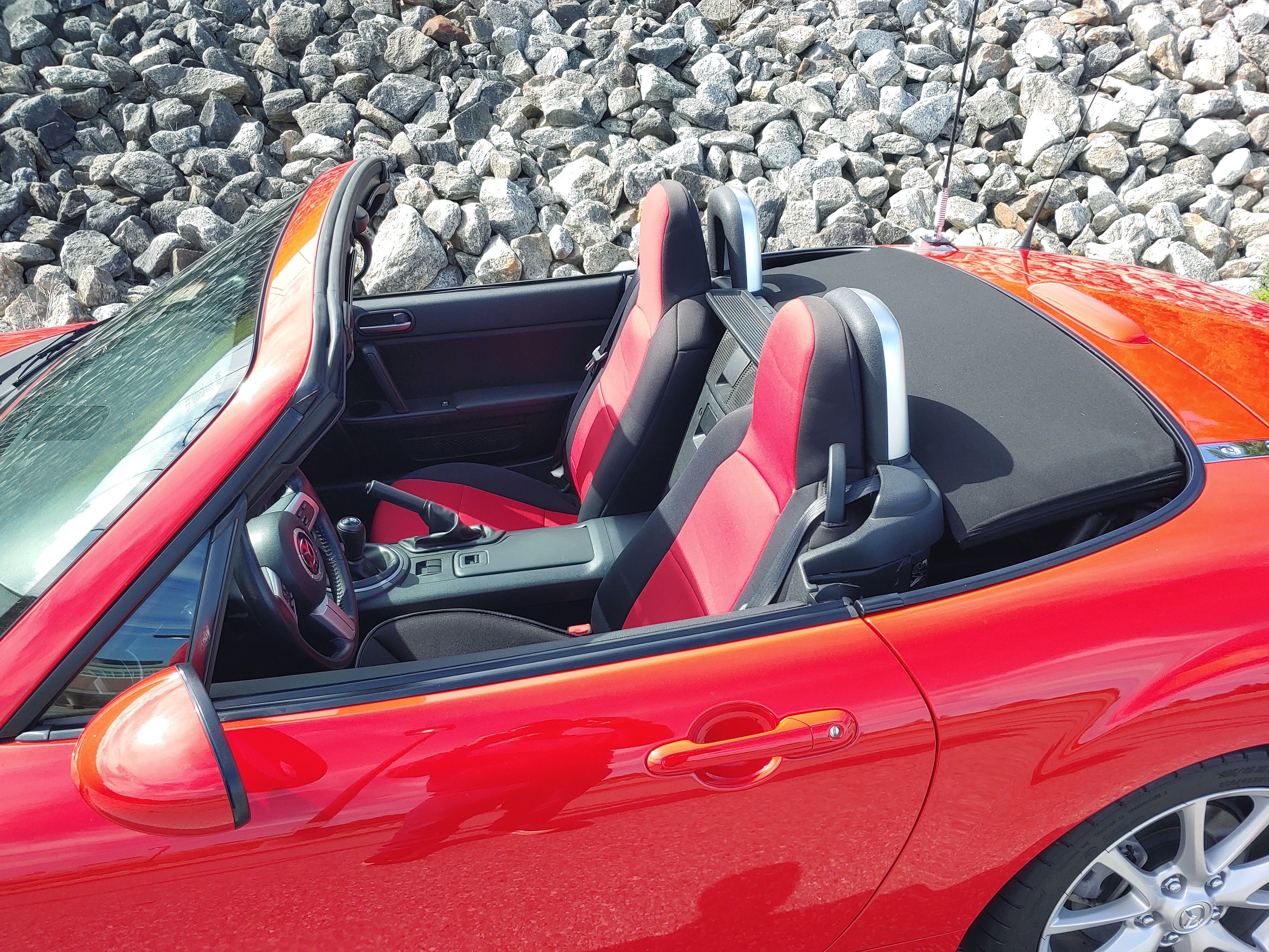 Used 2011 MAZDA MX-5 Miata Touring w/ Suspension Pkg RWD image 2