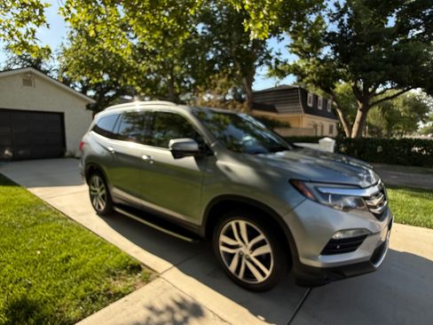 Used 2018 Honda Pilot Touring image 6