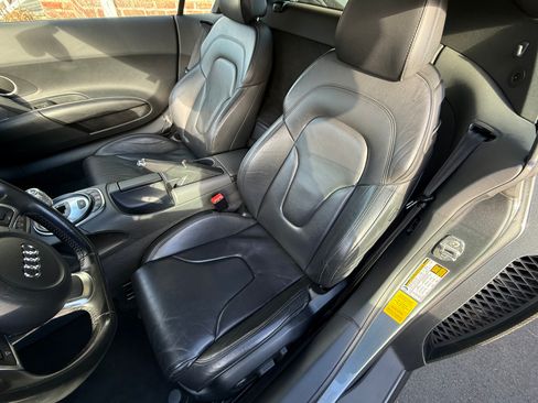 Used 2012 Audi R8 V10 image 2