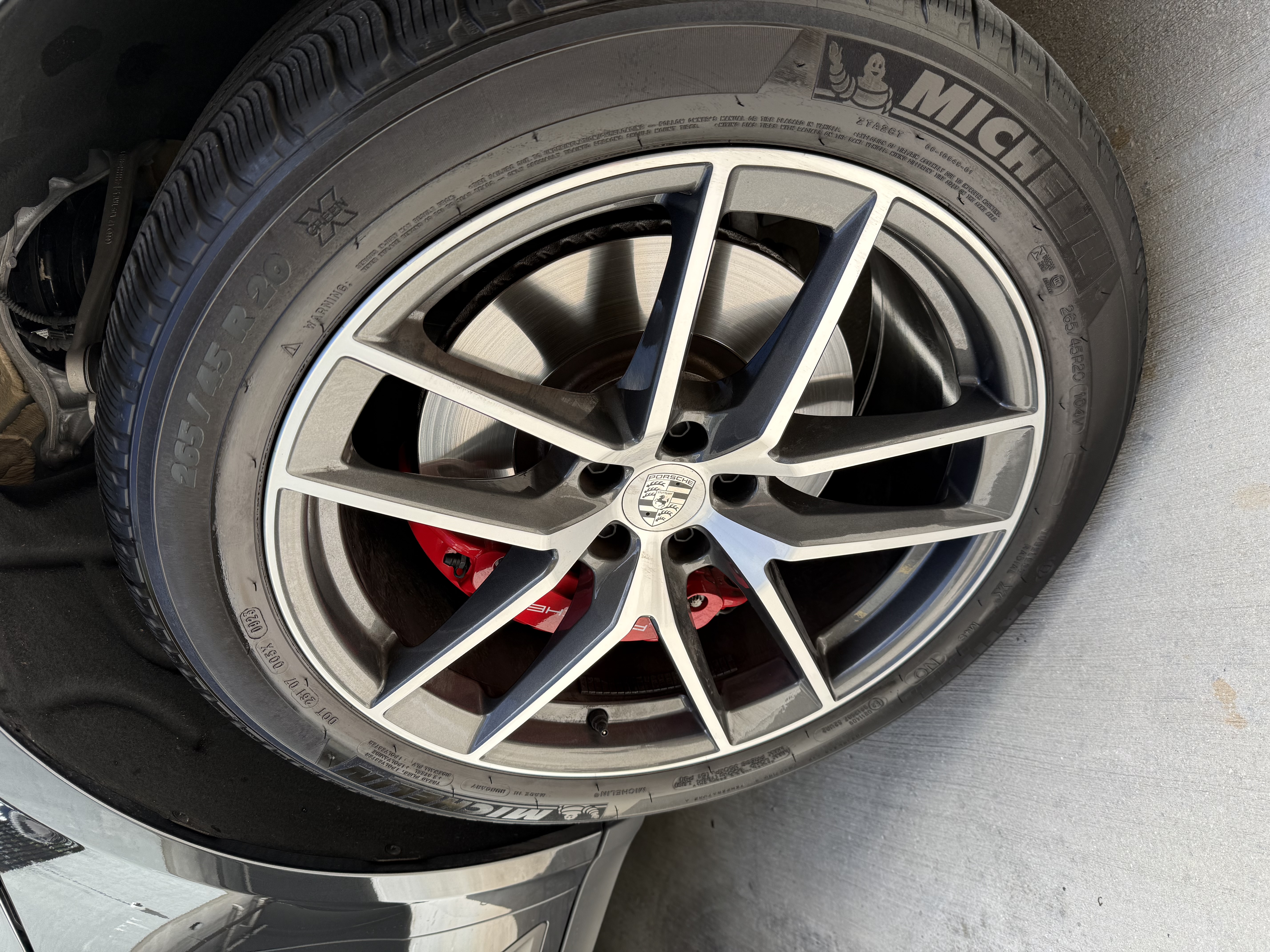 Used 2023 Porsche Macan S AWD/4WD image 16