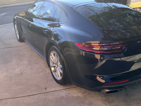 Used 2017 Porsche Panamera 4 image 8