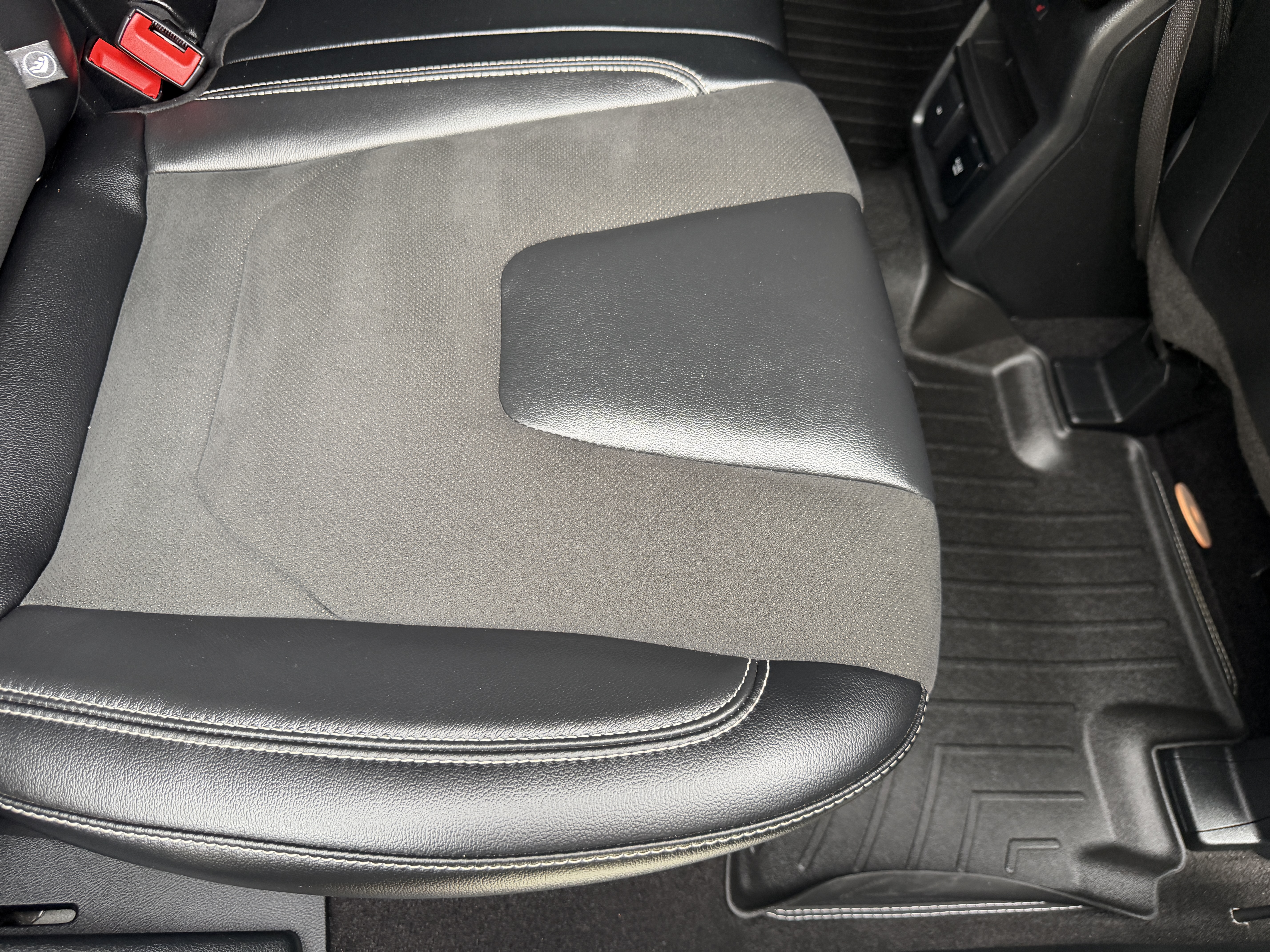 Used 2019 Ford Edge ST w/ Equipment Group 401A AWD/4WD image 19