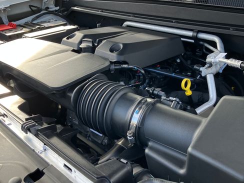 Used 2024 Chevrolet Colorado ZR2 w/ ZR2 Convenience Package III image 16