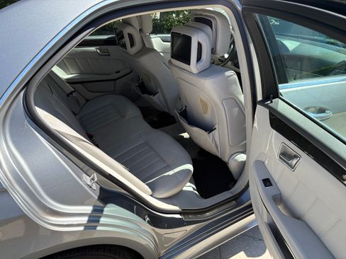 Used 2014 Mercedes-Benz E 550 E 550 4MATIC Sedan 4D image 12