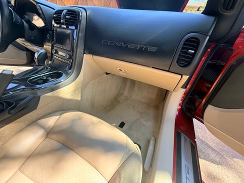 Used 2010 Chevrolet Corvette Convertible w/ Preferred Equipment Group RWD image 5