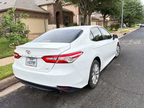 Used 2018 Toyota Camry LE image 5