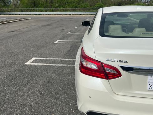 Used 2017 Nissan Altima 3.5 SL image 6