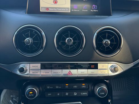 Used 2018 Kia Stinger GT1 RWD image 17