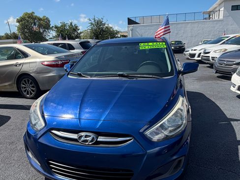 Used 2015 Hyundai Accent GLS FWD image 1