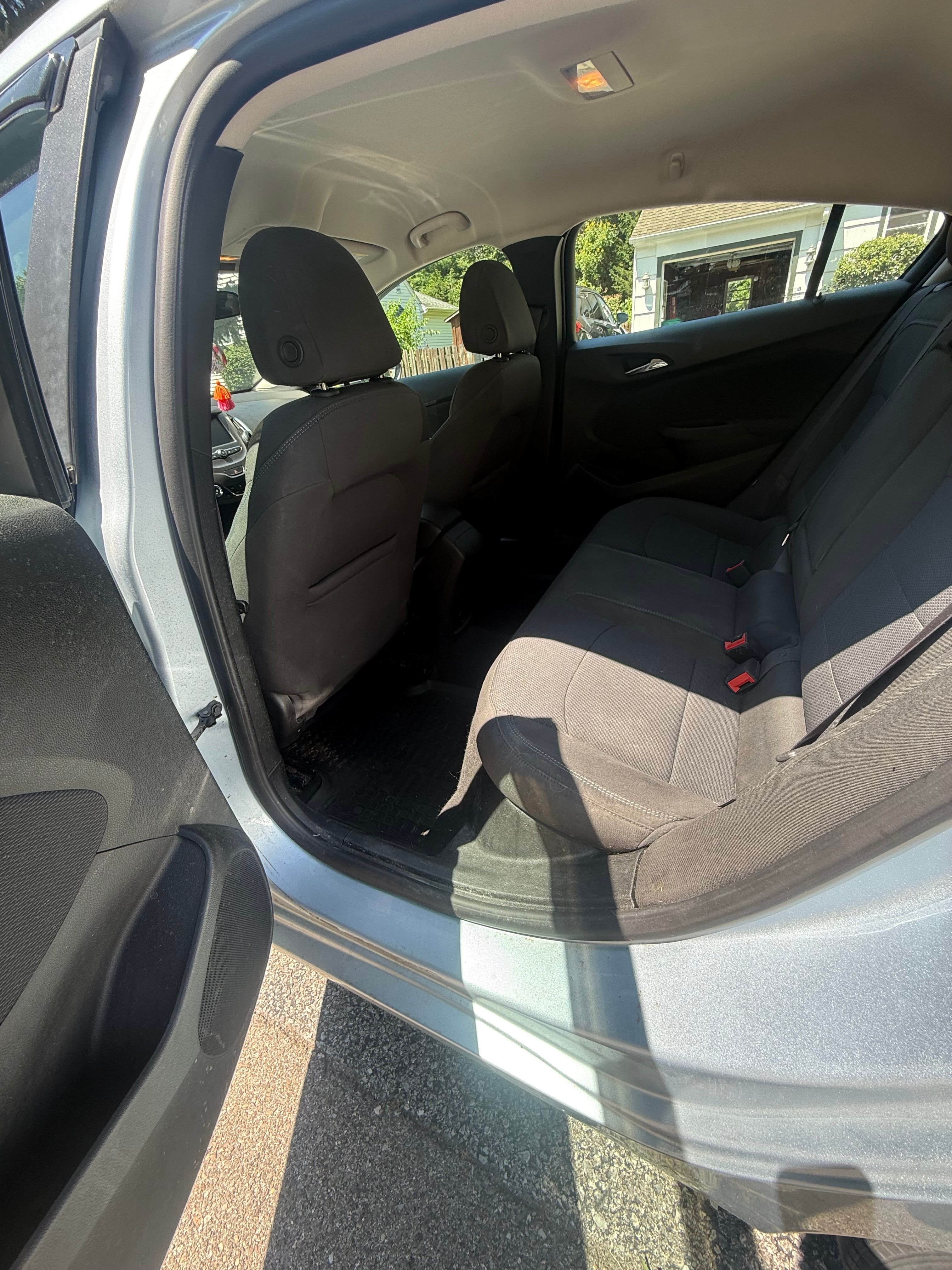 Used 2017 Chevrolet Cruze LT w/ Convenience Package FWD image 12
