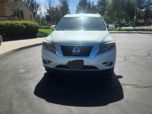Used 2015 Nissan Pathfinder SV image 5