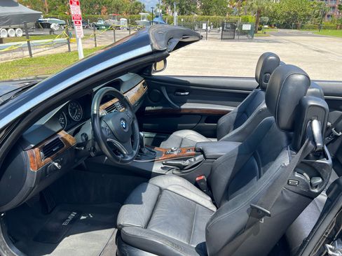 Used 2011 BMW 335i Convertible image 20