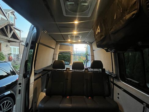 Used 2020 Mercedes-Benz Sprinter 2500 image 10