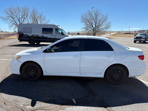 Used 2012 Toyota Corolla LE image 1