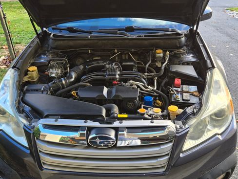 Used 2013 Subaru Outback 2.5i Limited image 16