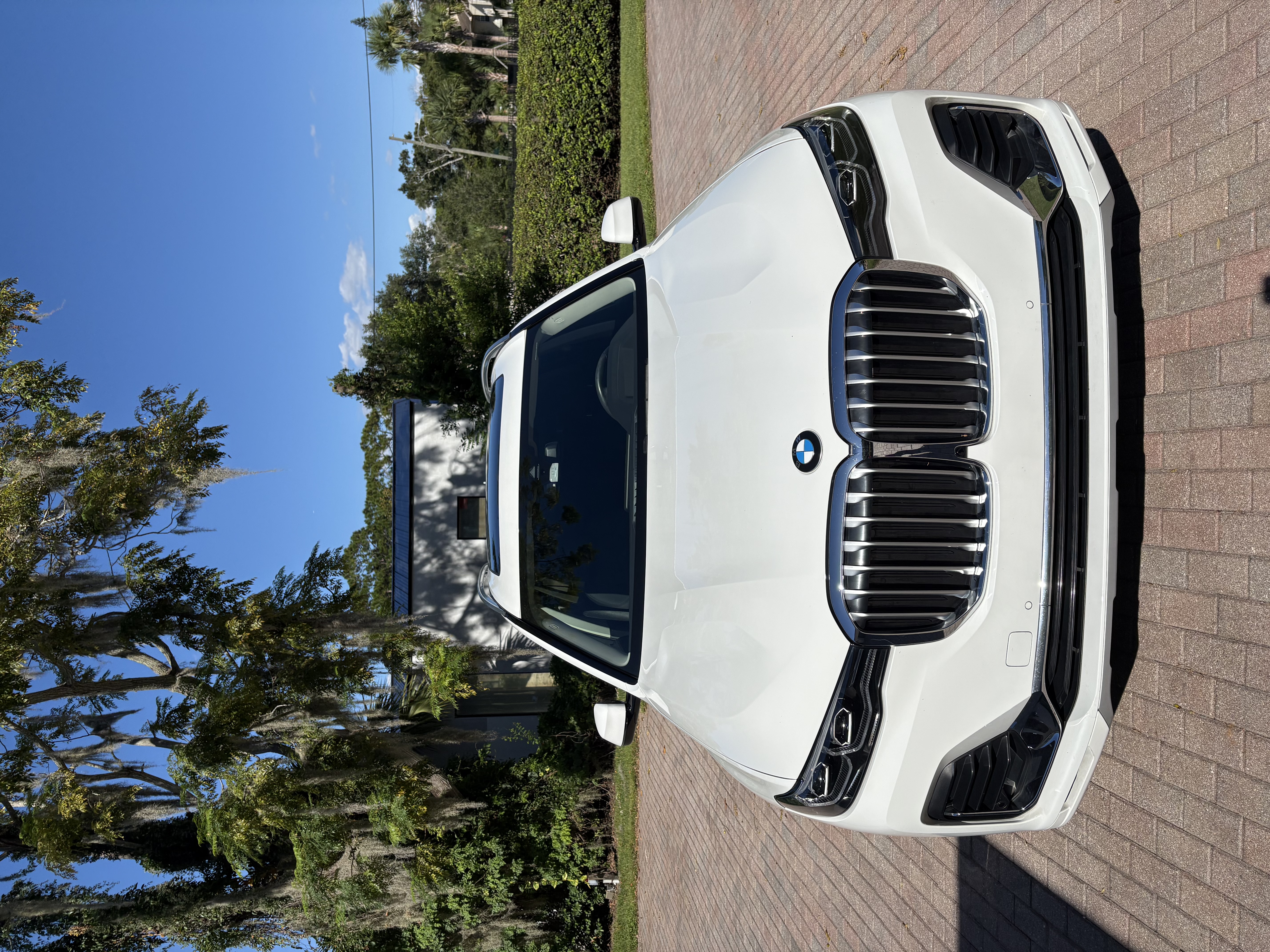Used 2022 BMW X7 xDrive40i w/ Executive Package AWD/4WD image 4