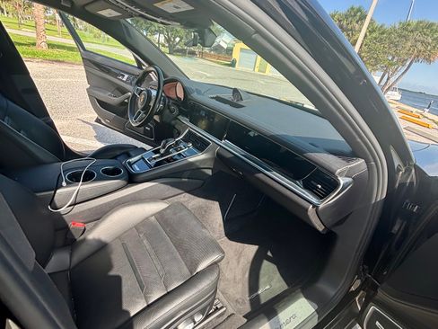 Used 2018 Porsche Panamera w/ Premium Package Plus RWD image 5